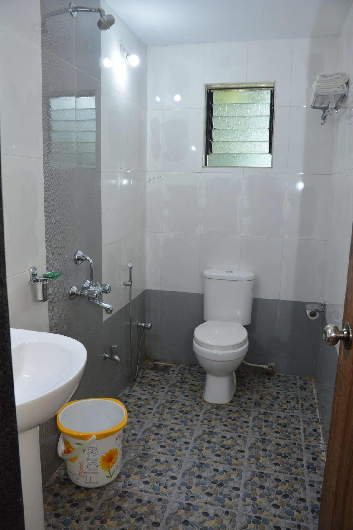 Rbr Suites Calangute Ngoại thất bức ảnh