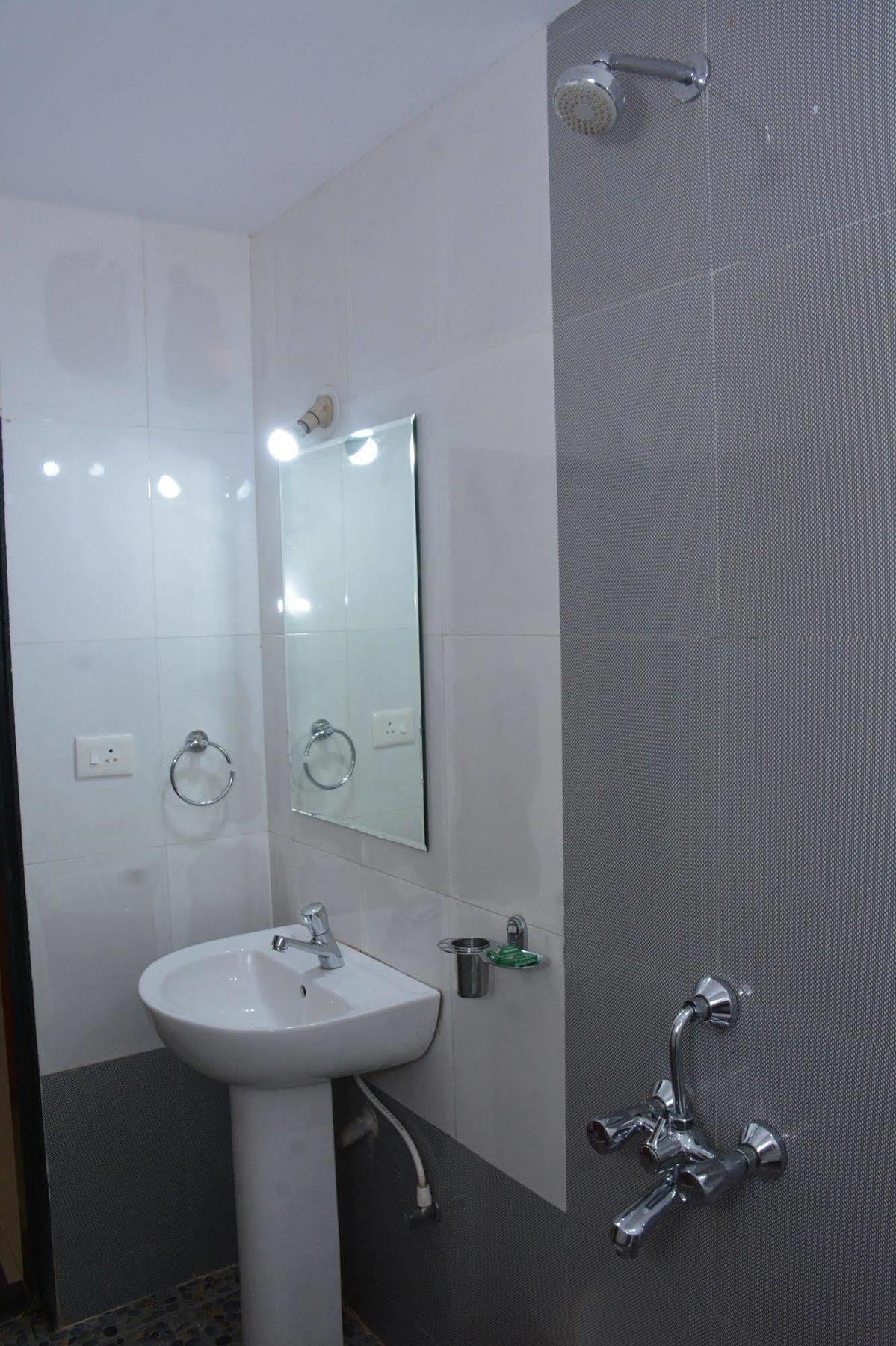 Rbr Suites Calangute Ngoại thất bức ảnh